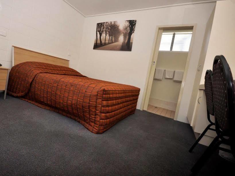 Gladstone Cbd Motel Esterno foto