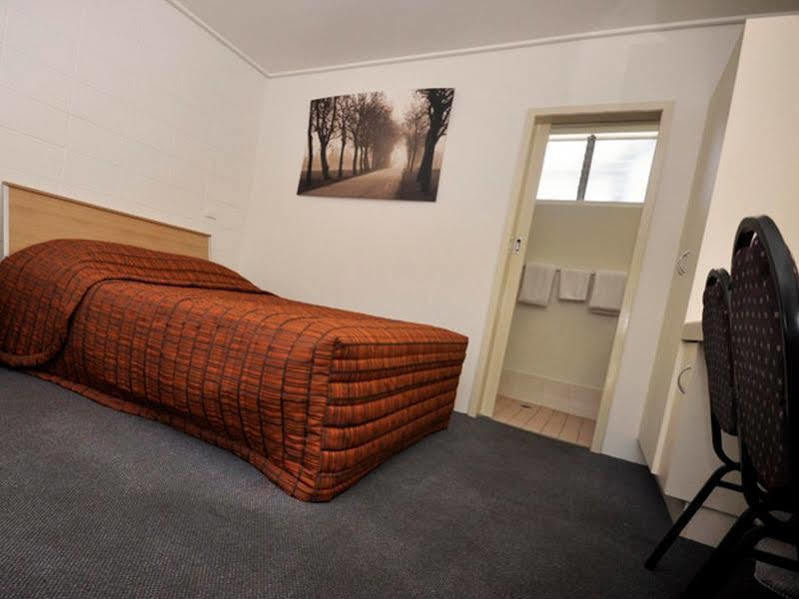 Gladstone Cbd Motel Esterno foto